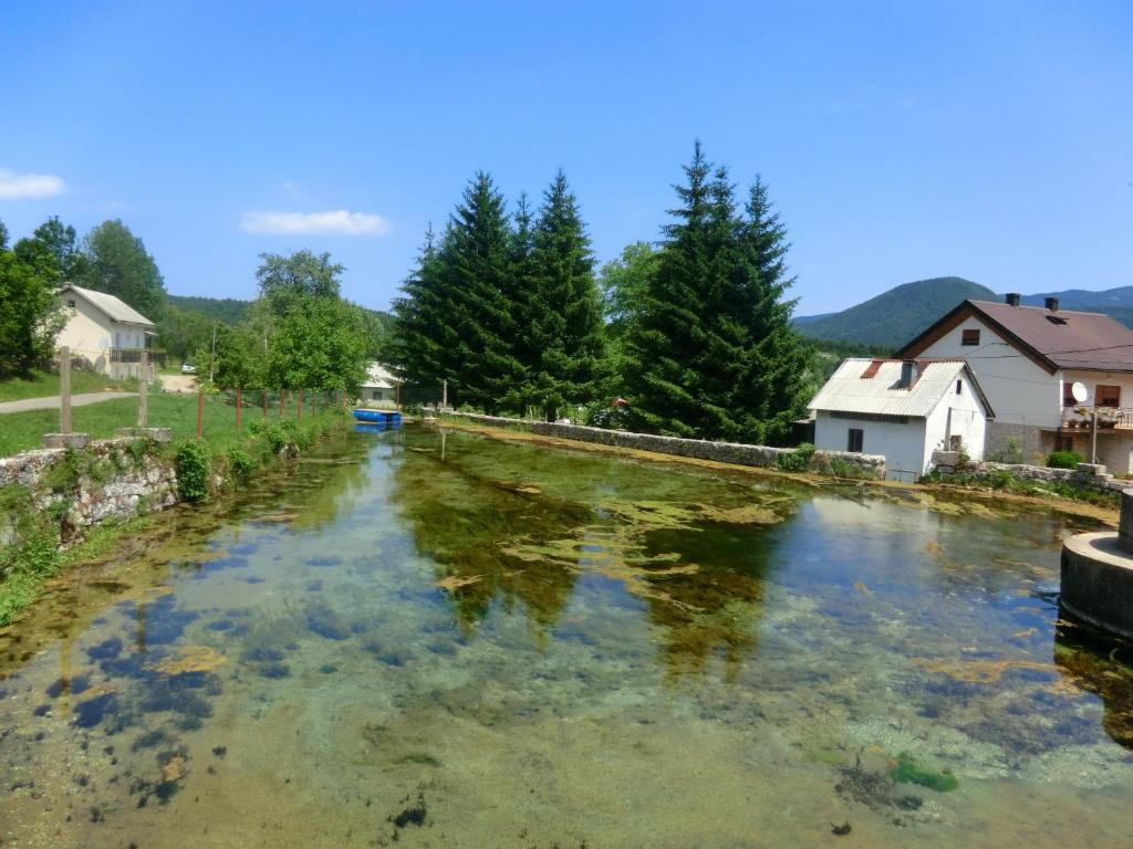 Pansion Izvor Hotel Korenica Bagian luar foto