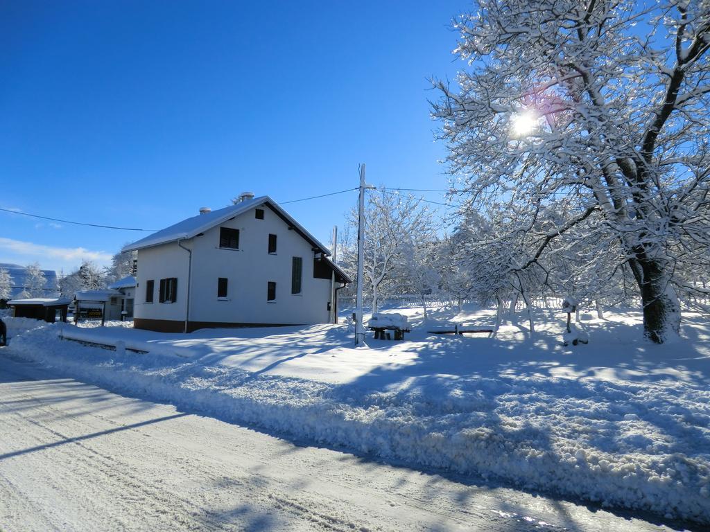 Pansion Izvor Hotel Korenica Bagian luar foto