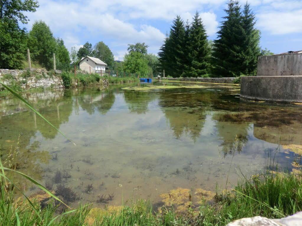 Pansion Izvor Hotel Korenica Bagian luar foto